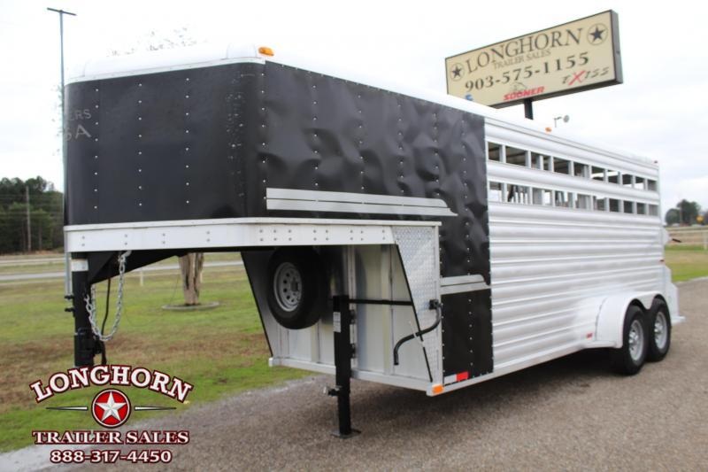 2016 Trailers USA Inc. 3 Horse Gooseneck with Removable Front Tack Horse Trailer 2016 Trailers USA Inc. 3 Horse Gooseneck with Removable Front Tack Horse Trailer