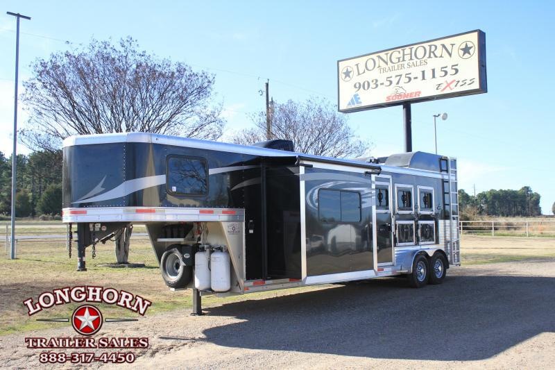 2017 Lakota 3 Horse 11 Ft Lq w/ Slide out & Generator 2017 Lakota 3 Horse 11 Ft Lq w/ Slide out & Generator