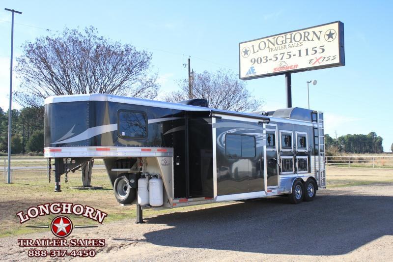 2017 Lakota 3 Horse 11 Ft Lq w/ Slide out & Generator 2017 Lakota 3 Horse 11 Ft Lq w/ Slide out & Generator
