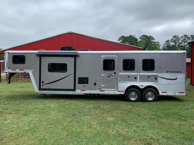 2014 Bison Stratus Express 3 Horse Trailer w/ 12' SW Living Quarters 2014 Bison Stratus Express 3 Horse Trailer w/ 12' SW Living Quarters