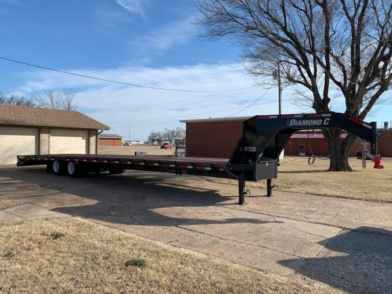 2019 Diamond C 40' Dovetail Flatbed Trailer w/ Max Ramps 2019 Diamond C 40' Dovetail Flatbed Trailer w/ Max Ramps