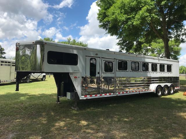 2003 Sundowner 7 Horse Slant Load Trailer 2003 Sundowner 7 Horse Slant Load Trailer