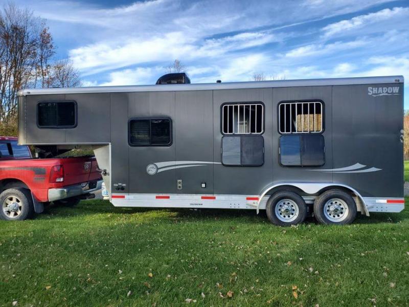 2018 Shadow 2 Horse Slant w/ 7' SW LQ Horse Trailer 2018 Shadow 2 Horse Slant w/ 7' SW LQ Horse Trailer