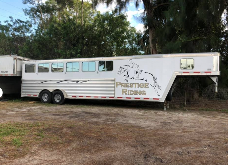 2013 Featherlite 6 Horse Gooseneck Trailer 2013 Featherlite 6 Horse Gooseneck Trailer