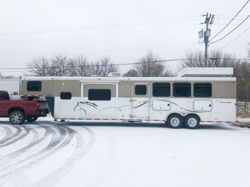 2011 Trail Rider 4 Horse Trailer w/ 14' Shortwall LQ and Slide-Out 2011 Trail Rider 4 Horse Trailer w/ 14' Shortwall LQ and Slide-Out