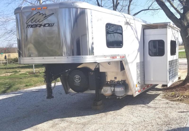 2012 Merhow Verylite 3 Horse Gooseneck Trailer w/Living Quarters 2012 Merhow Verylite 3 Horse Gooseneck Trailer w/Living Quarters