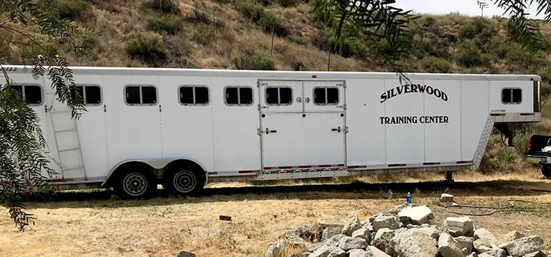 2000 Exiss Trailers 7 Horse Aluminum Slant Load Horse Trailer 2000 Exiss Trailers 7 Horse Aluminum Slant Load Horse Trailer