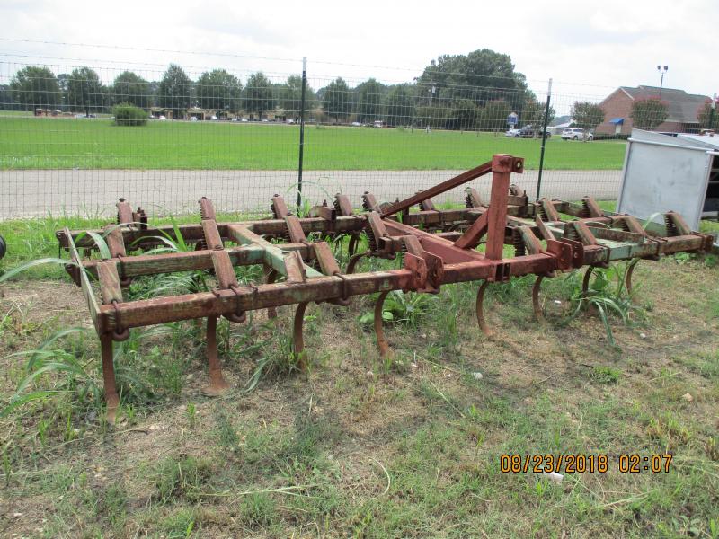 1988 John Deere 1010 FIELD CULTIVATOR W/ HARROW ATTACHMENT 1988 John Deere 1010 FIELD CULTIVATOR W/ HARROW ATTACHMENT