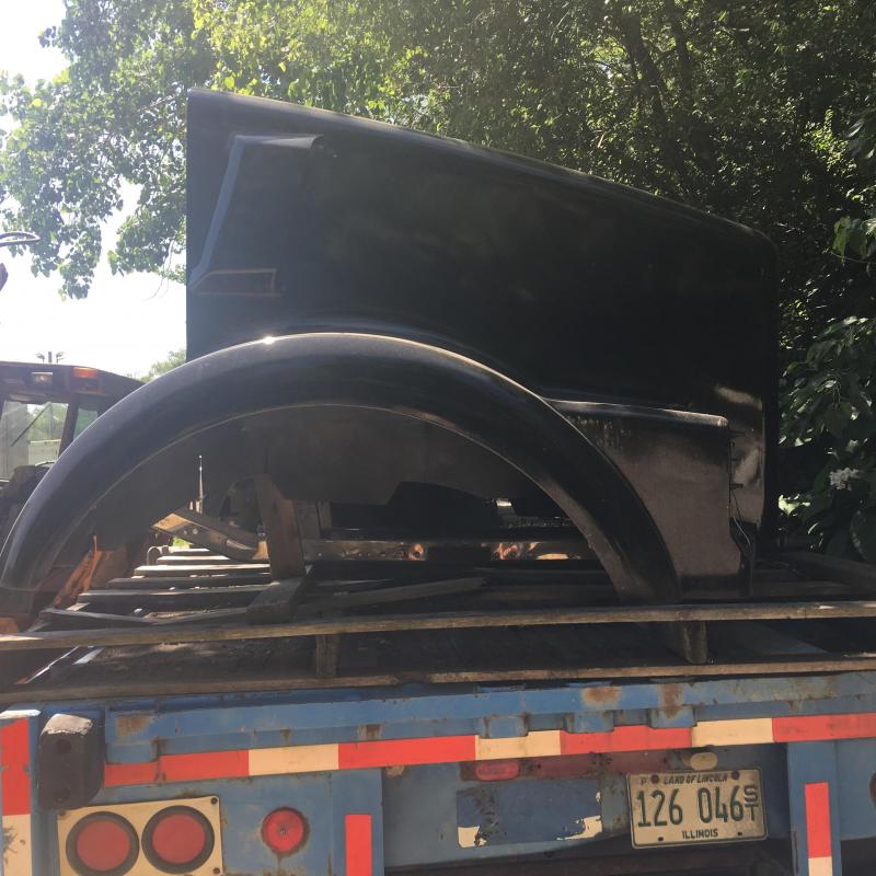 2007 Kenworth T800 60" Semi Hood 2007 Kenworth T800 60" Semi Hood