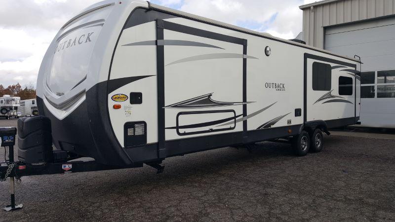 2017 KEYSTONE TRAVEL TRAILER 2017 KEYSTONE TRAVEL TRAILER
