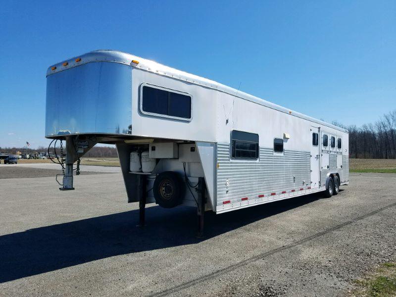 2005 4 HORSE SOONER GOOSENECK W/LIVING QUARTERS HORSE TRAILER 2005 4 HORSE SOONER GOOSENECK W/LIVING QUARTERS HORSE TRAILER