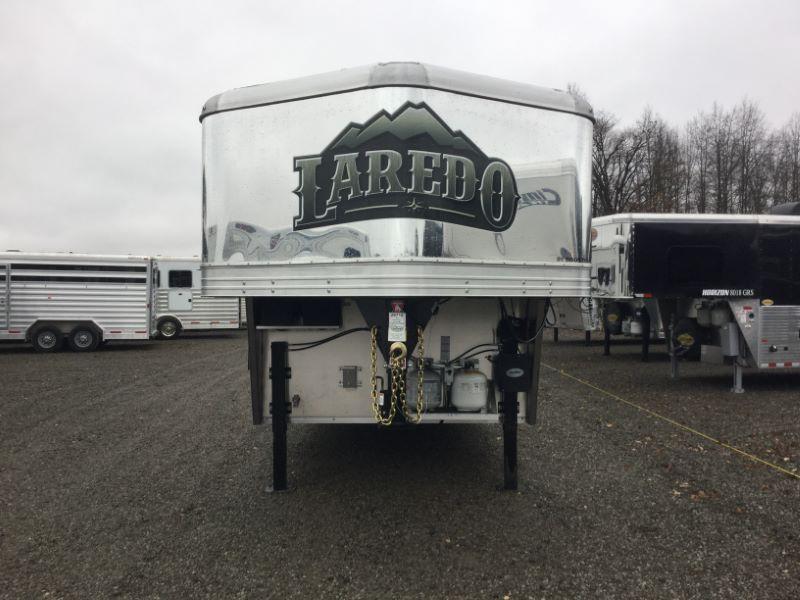 2019 4 HORSE BISON GOOSENECK LIVING QUARTERS HORSE TRAILER 2019 4 HORSE BISON GOOSENECK LIVING QUARTERS HORSE TRAILER