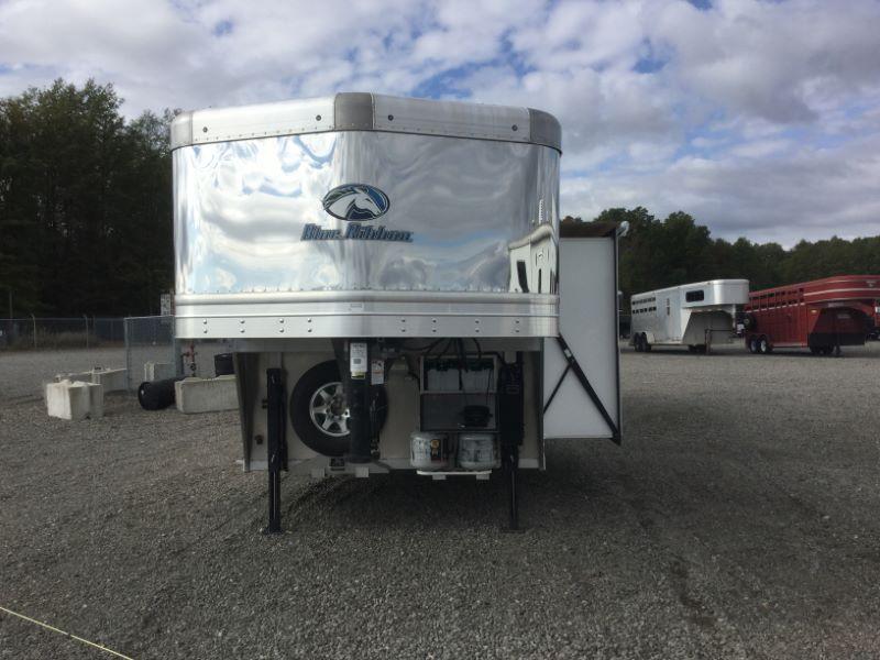 2014 3 HORSE BLUE RIBBON GOOSENECK LIVING QUARTERS HORSE TRAILER 2014 3 HORSE BLUE RIBBON GOOSENECK LIVING QUARTERS HORSE TRAILER