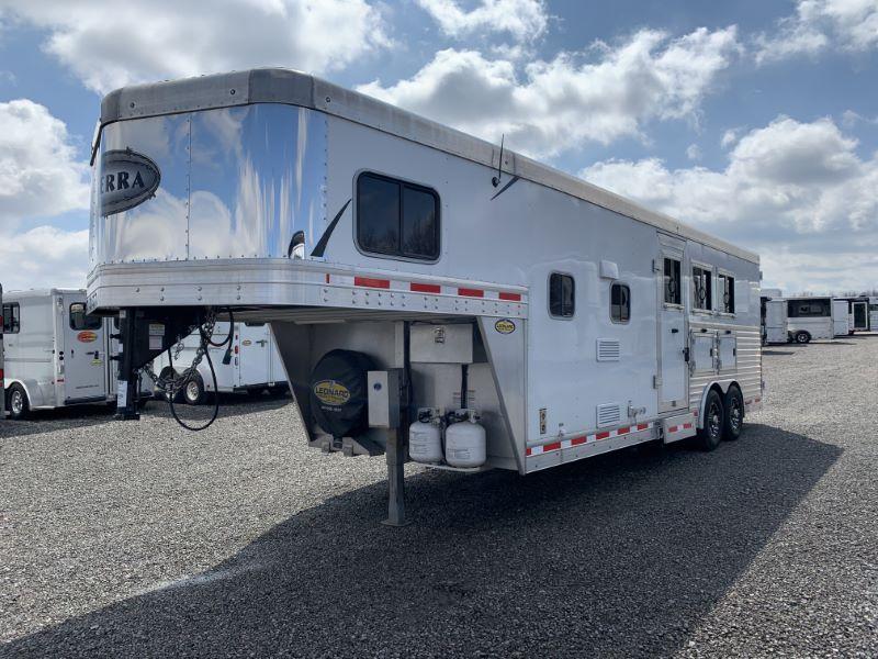 2017 3 HORSE SIERRA GOOSENECK WITH LIVING QUARTERS HORSE TRAILER 2017 3 HORSE SIERRA GOOSENECK WITH LIVING QUARTERS HORSE TRAILER