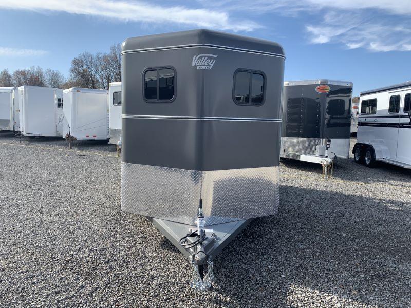 2020 2 HORSE VALLEY BUMPER PULL W/DRESS HORSE TRAILER 2020 2 HORSE VALLEY BUMPER PULL W/DRESS HORSE TRAILER
