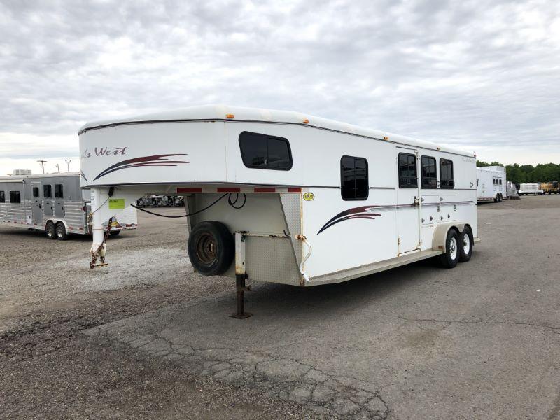 2001 3 HORSE TRIALS WEST GOOSENECK W/DRESS HORSE TRAILER 2001 3 HORSE TRIALS WEST GOOSENECK W/DRESS HORSE TRAILER