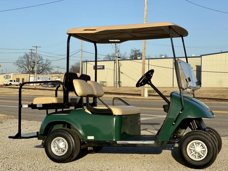 2005 E-Z-GO TXT Electric Golf Cart 2005 E-Z-GO TXT Electric Golf Cart