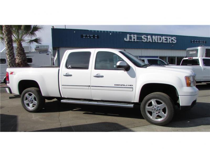 2014 GMC Sierra 2500 HD Crew Cab Denali Pickup 4D 6 1/2 ft 2014 GMC Sierra 2500 HD Crew Cab Denali Pickup 4D 6 1/2 ft