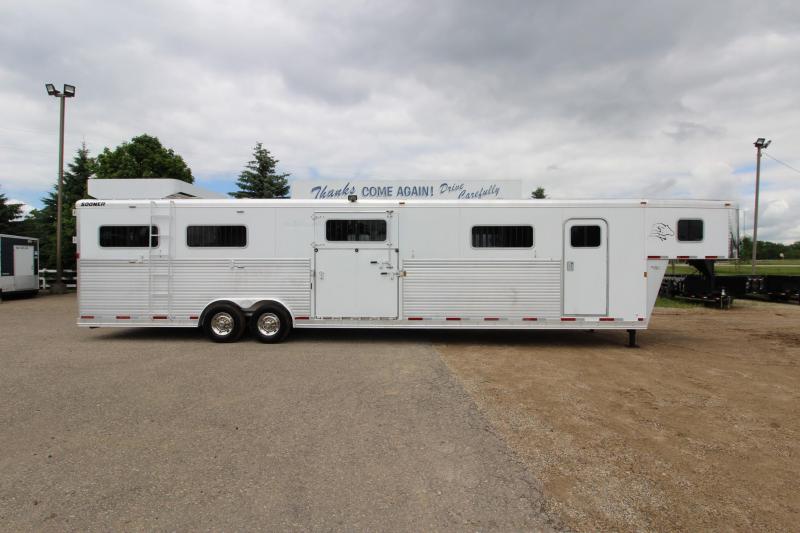 2006 Sooner 6HR H2H Horse Trailer 2006 Sooner 6HR H2H Horse Trailer