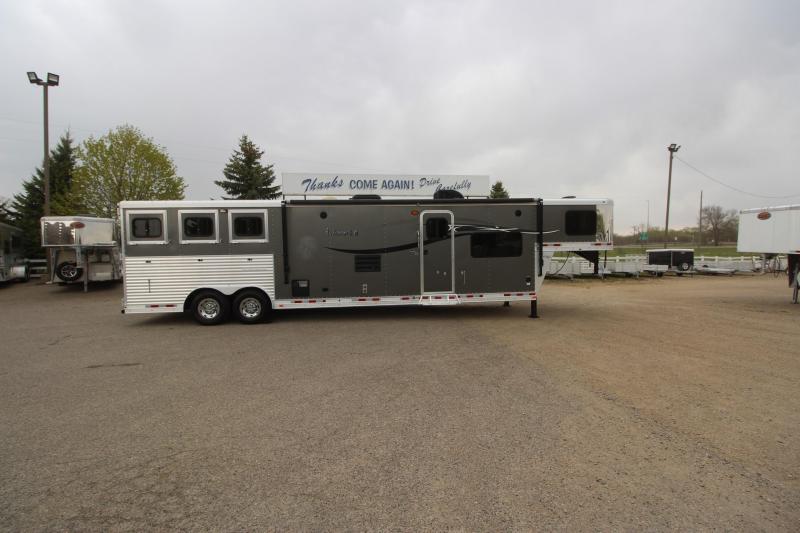 2014 Lakota 3HR 15' LQ Horse Trailer 2014 Lakota 3HR 15' LQ Horse Trailer