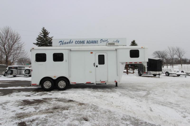 2012 Bison Trailers 2HR 6' LQ Horse Trailer 2012 Bison Trailers 2HR 6' LQ Horse Trailer
