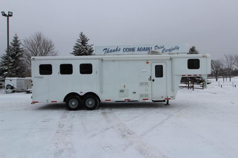2014 Bison Trailers 3HR 8' LQ Horse Trailer 2014 Bison Trailers 3HR 8' LQ Horse Trailer