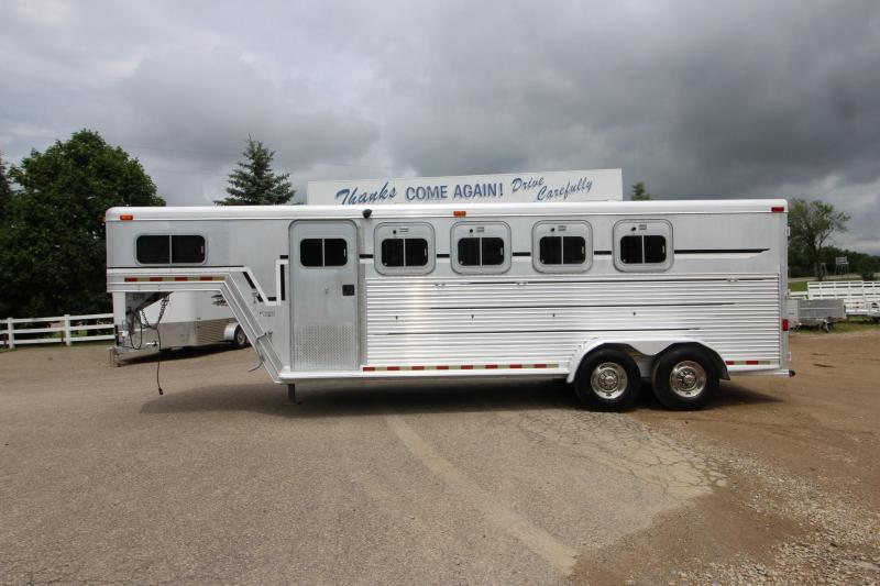1998 Barrett Trailers 4HR GN Horse Trailer 1998 Barrett Trailers 4HR GN Horse Trailer
