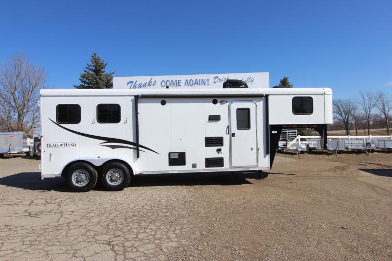 2016 Bison Trailers 2HR 8' LQ Horse Trailer 2016 Bison Trailers 2HR 8' LQ Horse Trailer