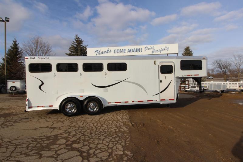 2003 CM 4HR GN Horse Trailer 2003 CM 4HR GN Horse Trailer