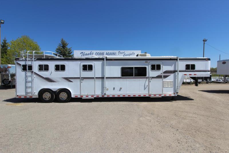 1993 Featherlite 3HR 14' LQ MT Horse Trailer 1993 Featherlite 3HR 14' LQ MT Horse Trailer