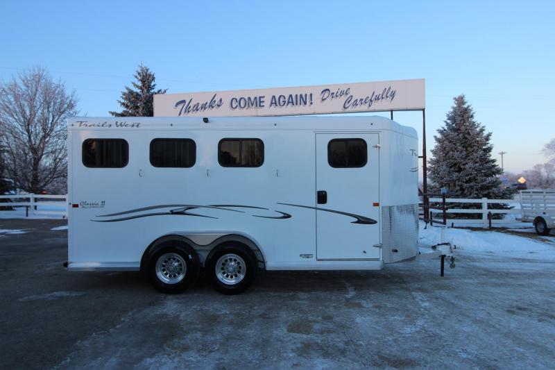 2019 Trails West Manufacturing Classic II 3HR BP Horse Trailer 2019 Trails West Manufacturing Classic II 3HR BP Horse Trailer