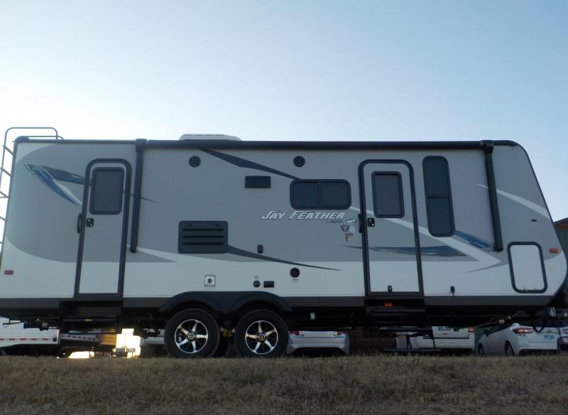 2017 JAYCO JAY FEATHER TRAVEL TRAILER 2017 JAYCO JAY FEATHER TRAVEL TRAILER