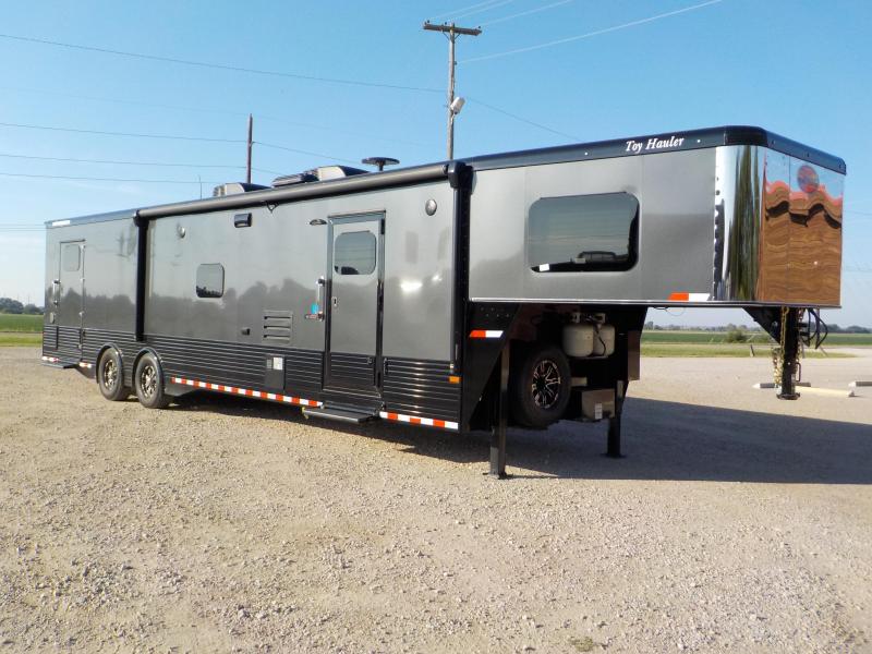 2020 Sundowner Trailers Other 4186OM Toy Hauler RV 2020 Sundowner Trailers Other 4186OM Toy Hauler RV