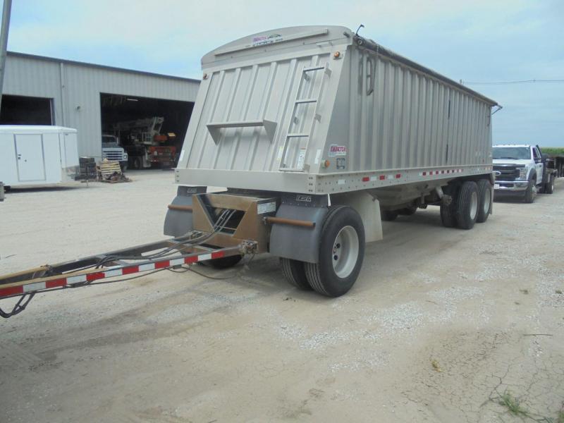 2009 Dakota Grain Hopper Pup 2009 Dakota Grain Hopper Pup