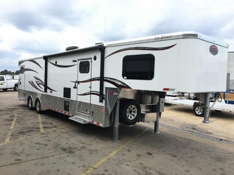 2017 Sundowner Aluminum 38' Pro Series Toy Hauler Trailer 2017 Sundowner Aluminum 38' Pro Series Toy Hauler Trailer