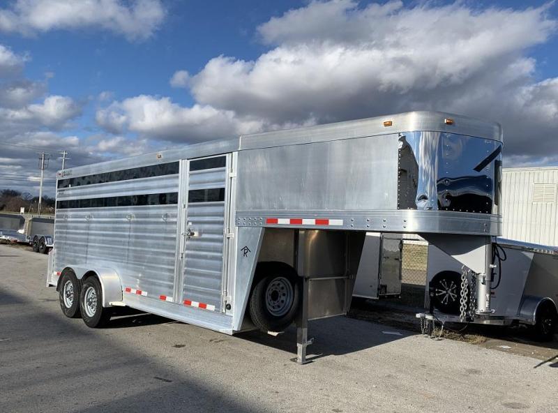 2013 Cherokee Santa Fe Horse Trailer 2013 Cherokee Santa Fe Horse Trailer