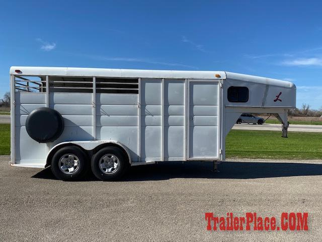 2009 Calico Trailer 3 Horse Slant W/ Tack Room 2009 Calico Trailer 3 Horse Slant W/ Tack Room