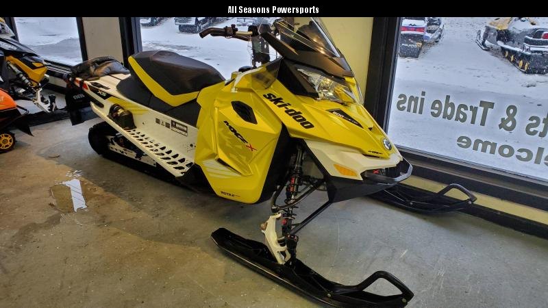 2017 Ski-doo MXZ X 600 2017 Ski-doo MXZ X 600