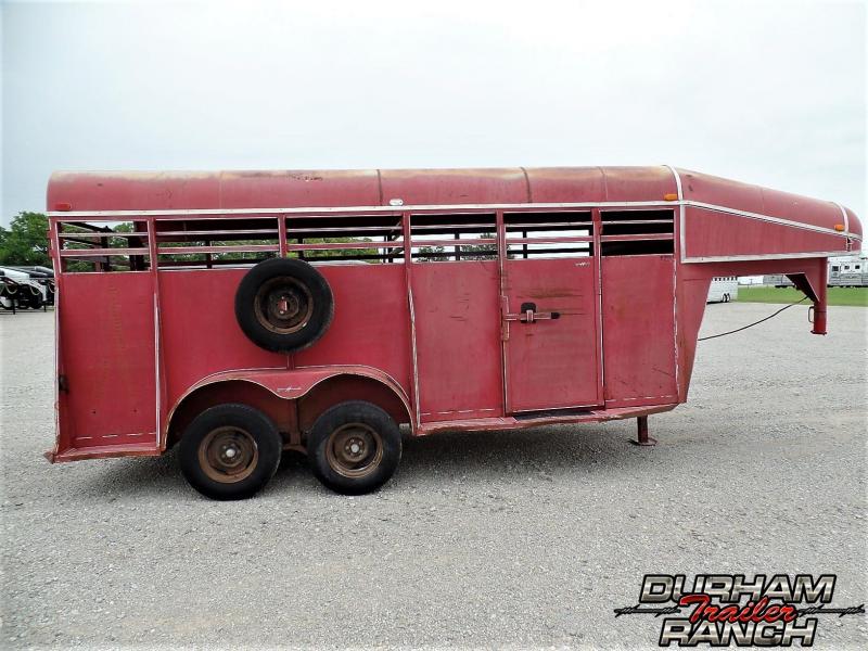 1996 Chaparral 16 ft. Gooseneck Livestock Trailer 1996 Chaparral 16 ft. Gooseneck Livestock Trailer