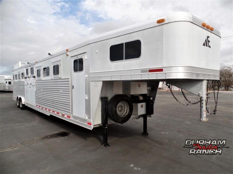 2005 Elite 9H Horse Trailer 2005 Elite 9H Horse Trailer