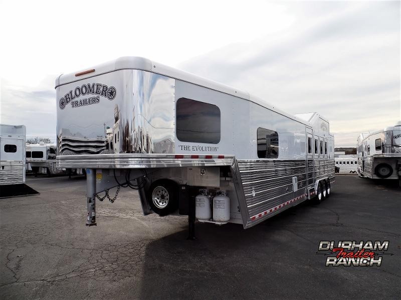 2017 Bloomer 4Horse Trailer w/ 13.9ft Short Wall Horse Trailer 2017 Bloomer 4Horse Trailer w/ 13.9ft Short Wall Horse Trailer