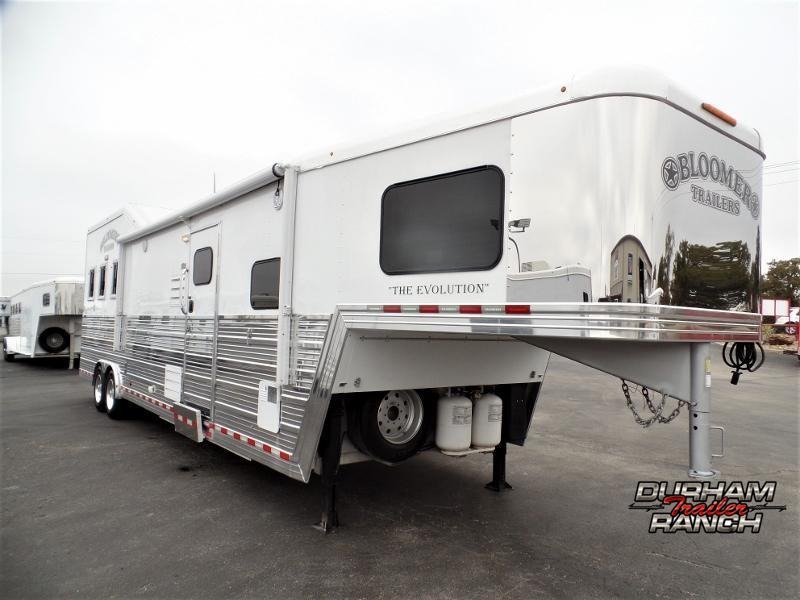 2013 Bloomer 3Horse Trailer w/ 15ft SW and 9ft Hydr. Slide Horse Trailer 2013 Bloomer 3Horse Trailer w/ 15ft SW and 9ft Hydr. Slide Horse Trailer