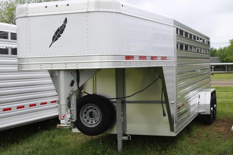 2019 Featherlite 8117 Livestock Trailer 2019 Featherlite 8117 Livestock Trailer