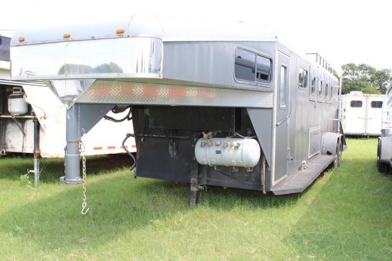 1997 Delta 4 horse slant Weekender 1997 Delta 4 horse slant Weekender