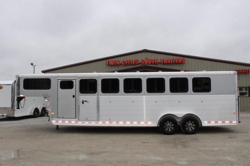 2016 Sundowner Trailers Super Sport Horse Trailer 2016 Sundowner Trailers Super Sport Horse Trailer