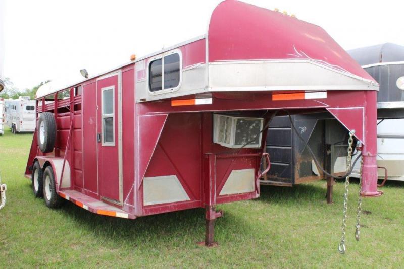 1997 Ponderosa 3 horse slant gooseneck 1997 Ponderosa 3 horse slant gooseneck