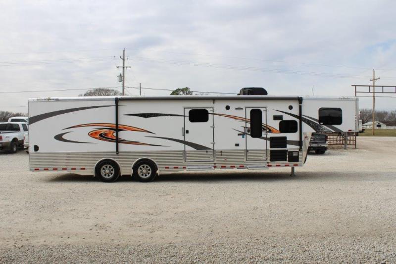 2019 Sundowner Toyhauler 9'11 LQ 20' garage 2019 Sundowner Toyhauler 9'11 LQ 20' garage