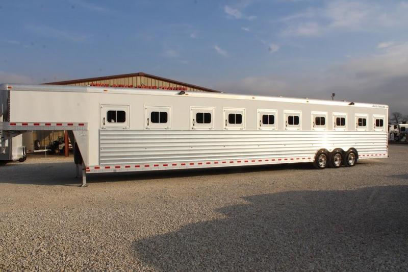 2010 Elite Trailers Elite Livestock Trailer 2010 Elite Trailers Elite Livestock Trailer