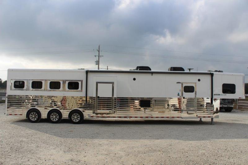 2019 Sundowner 4 horse wth 20'6" LQ with 2 Slides 2019 Sundowner 4 horse wth 20'6" LQ with 2 Slides