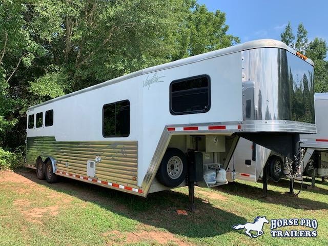 2008 Merhow Verylite 3 Horse 11' Living Quarters- ALL ALUMINUM w/GENERATOR! 2008 Merhow Verylite 3 Horse 11' Living Quarters- ALL ALUMINUM w/GENERATOR!